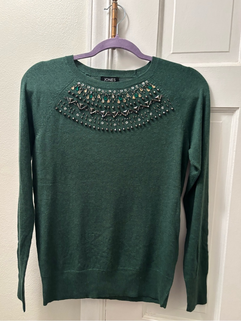 Jones New York Forest Green Beaded Crewneck Sweater
Sizes
XSMALl, Small, Med.
